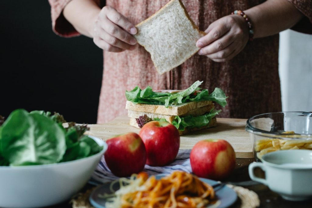 5 Easy And Cheap Recipes for College Students