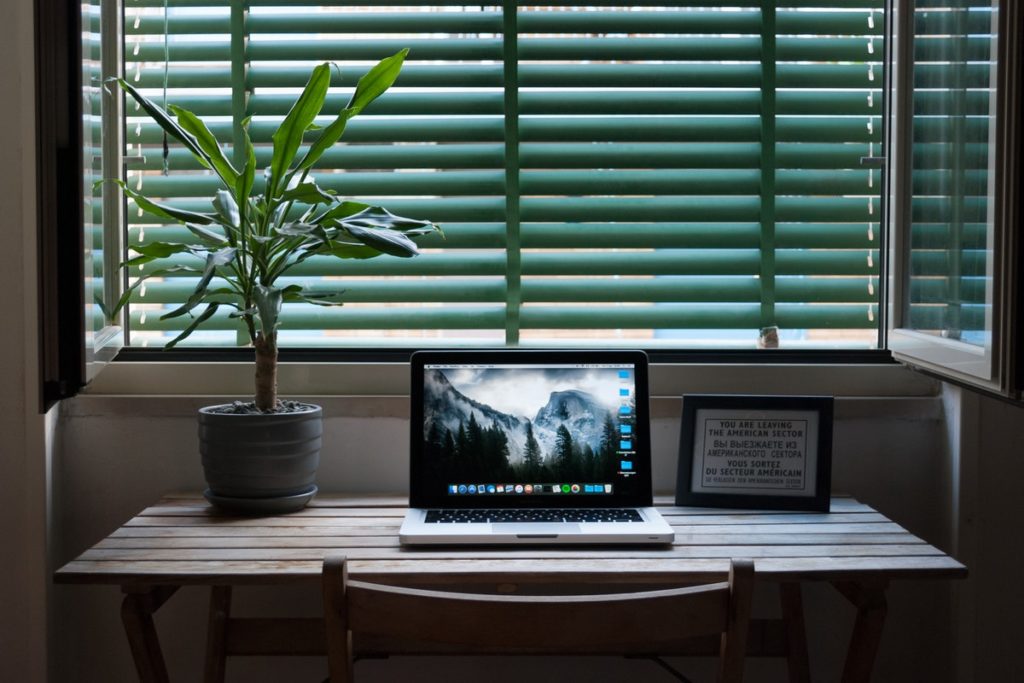 Guide To Organizing Your Work Desk At Home