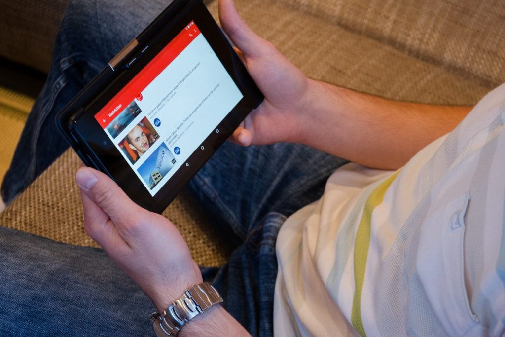 The Best Rising YouTubers That You Should Subscribe To Now
